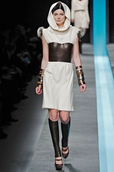 Look 22